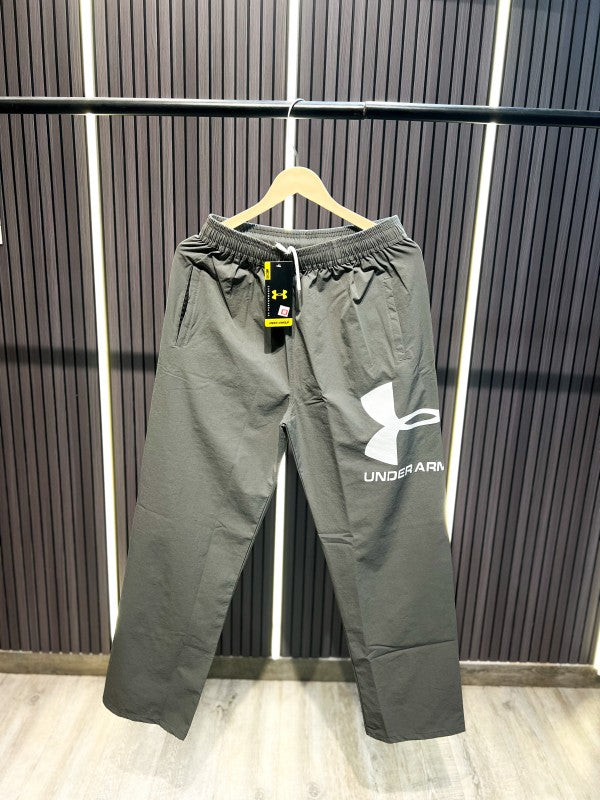 Under Armou R Premium Relax Fit Track Pant