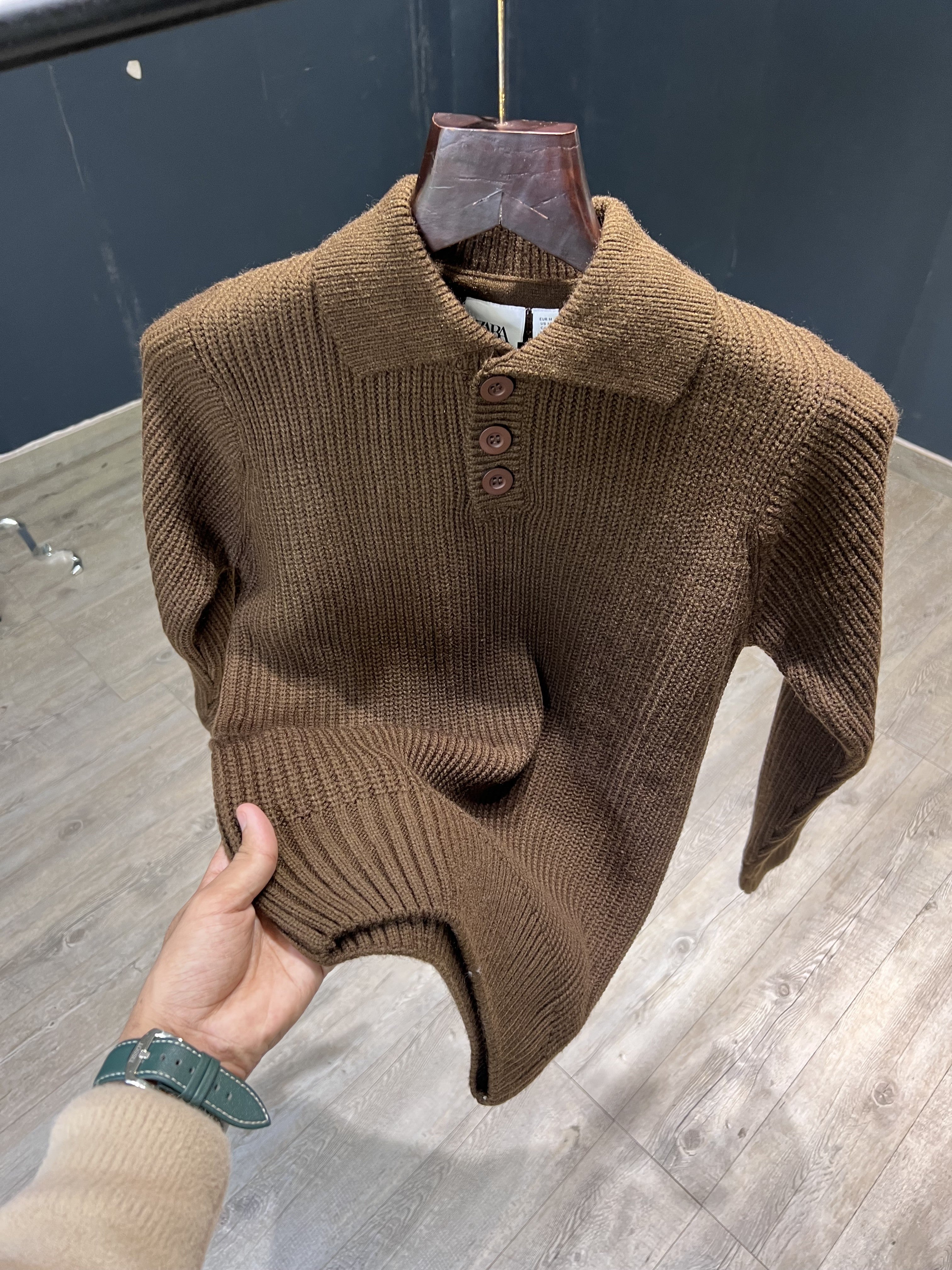 ZAR A PREMIUM KNITTED POLO SWEATER BROWN