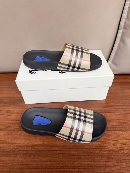 Burberry Checks Premium Slide