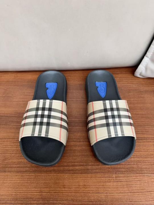 Burberry Checks Premium Slide