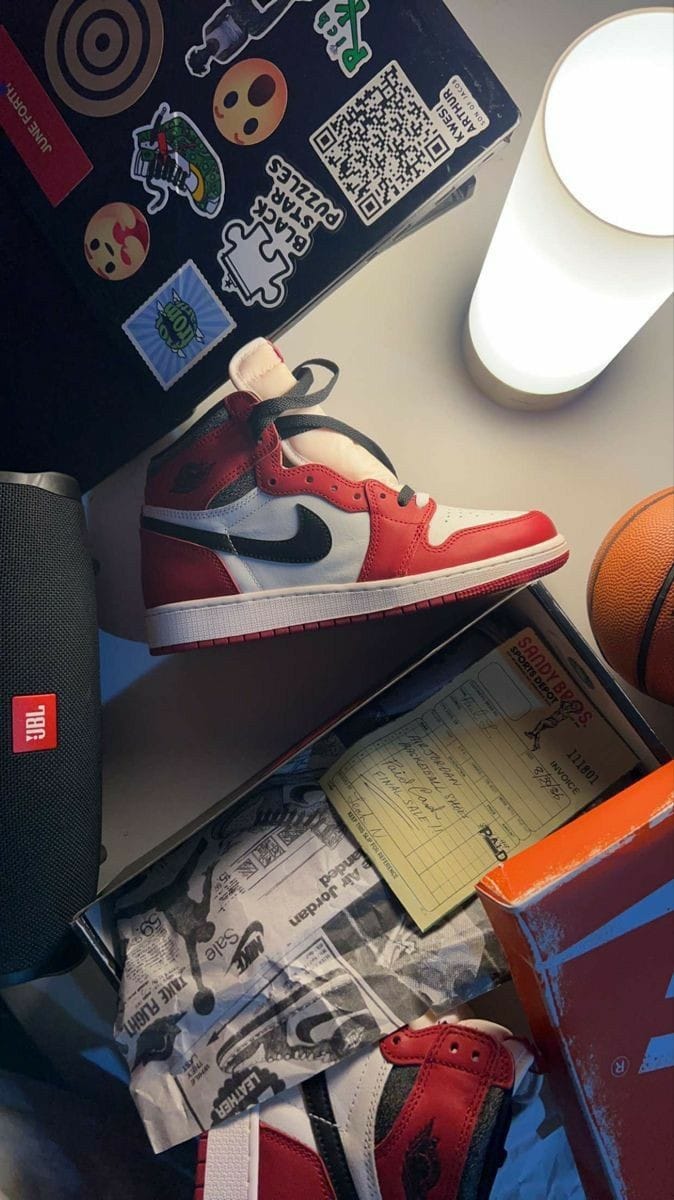 Nike Air Jordan Retro 1 Lost And Found