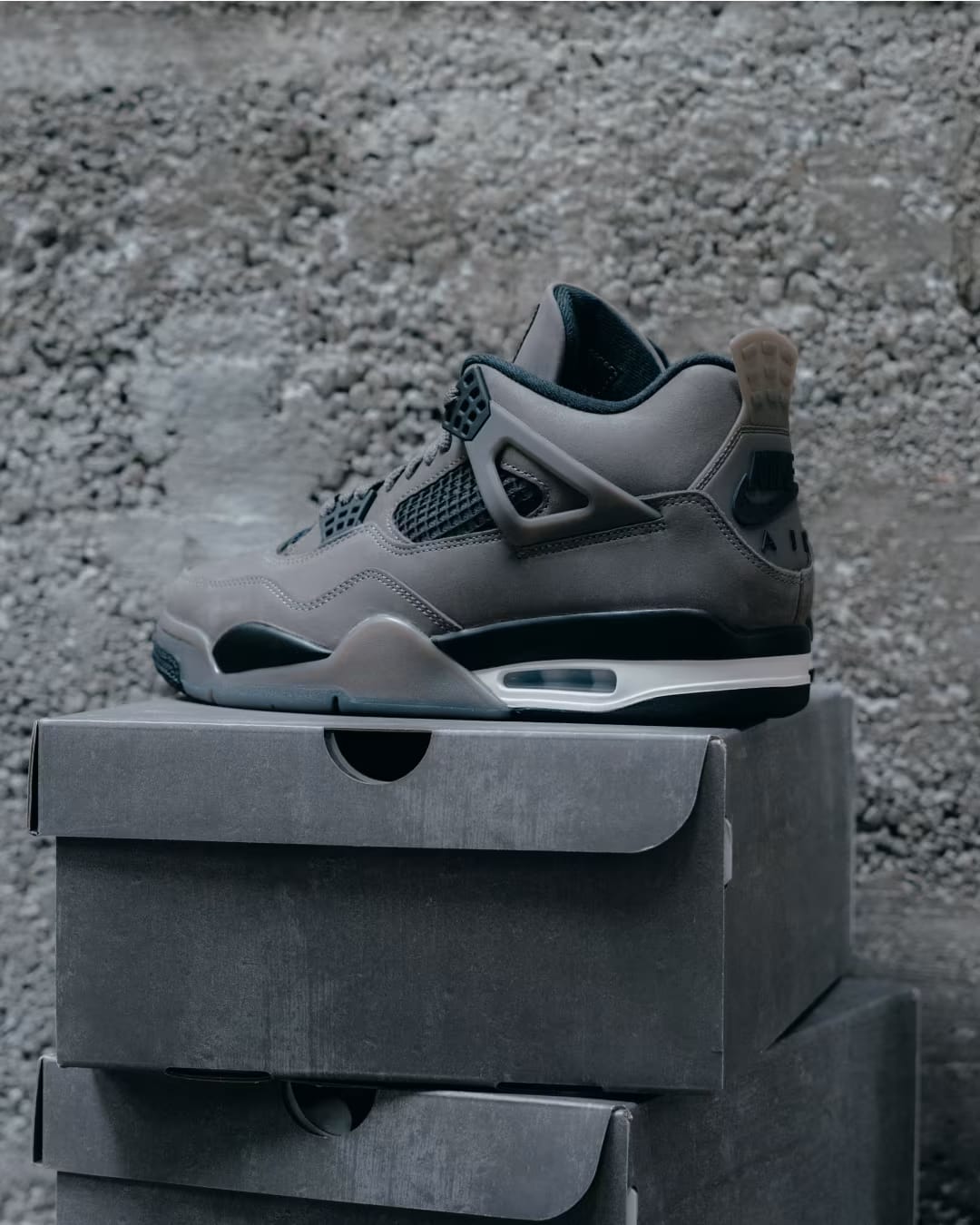 Air Jordan 4 Cave Stone & Black