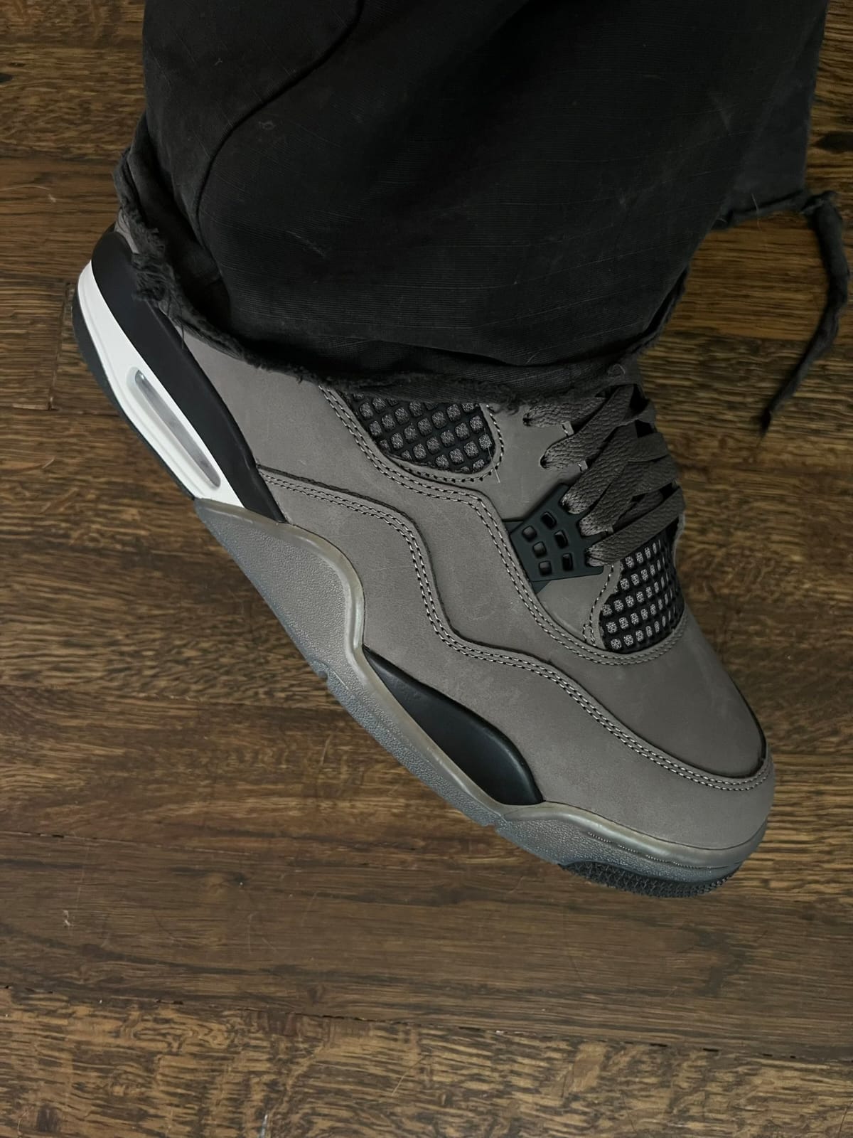 Air Jordan 4 Cave Stone & Black